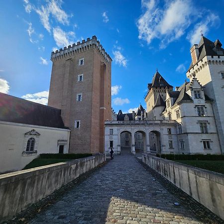 Le Henri IV - Hyper Centre - Quartier Du Chateau Pau Kültér fotó