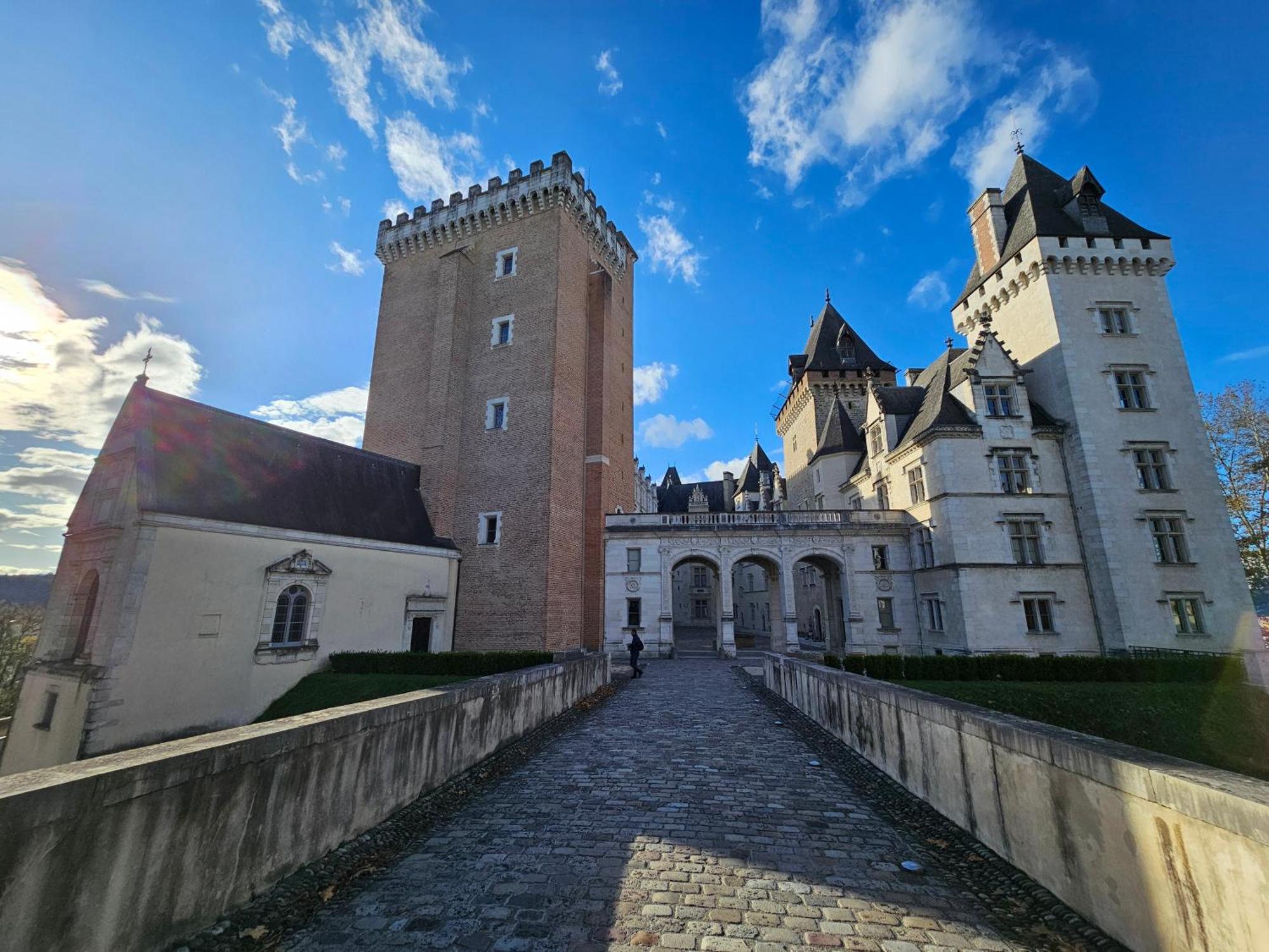 Le Henri IV - Hyper Centre - Quartier Du Chateau Pau Kültér fotó