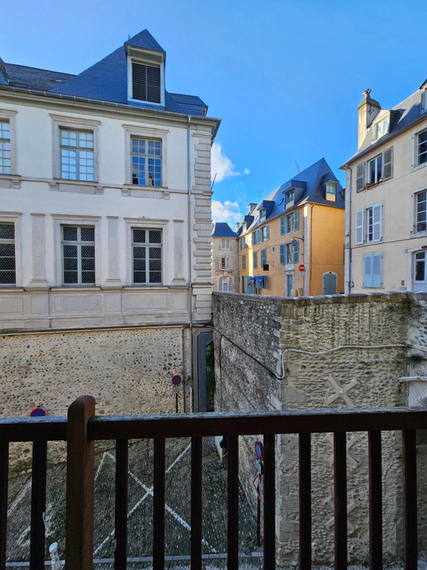 Le Henri IV - Hyper Centre - Quartier Du Chateau Pau Kültér fotó